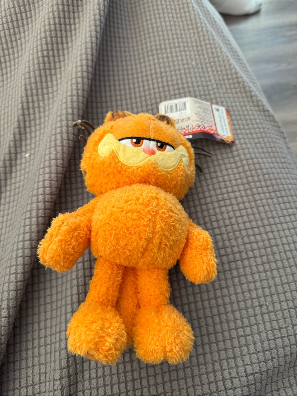 Garfield Orange plush- adorable, 8 inches tall